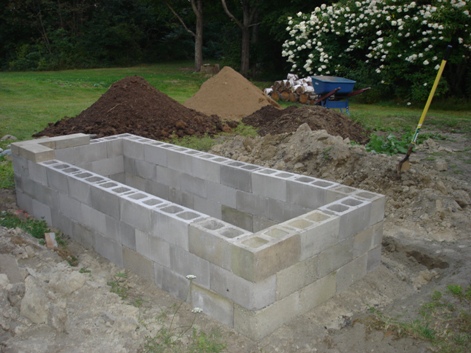 concrete block raised bed with finished corners