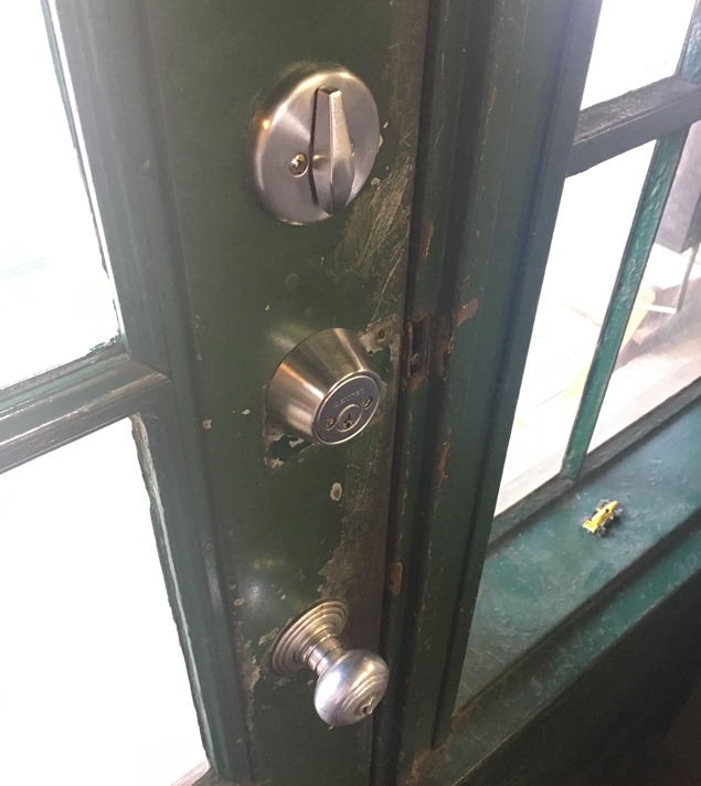 door lock spacing