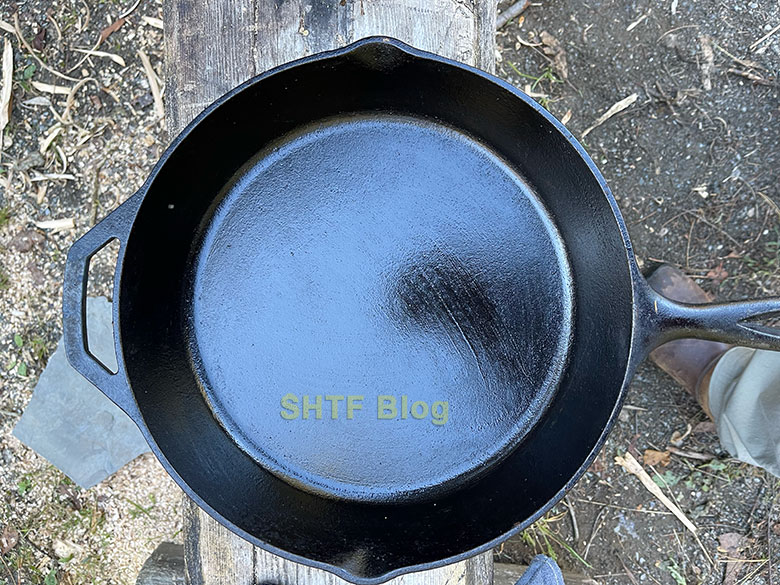 clean and oiled skillet