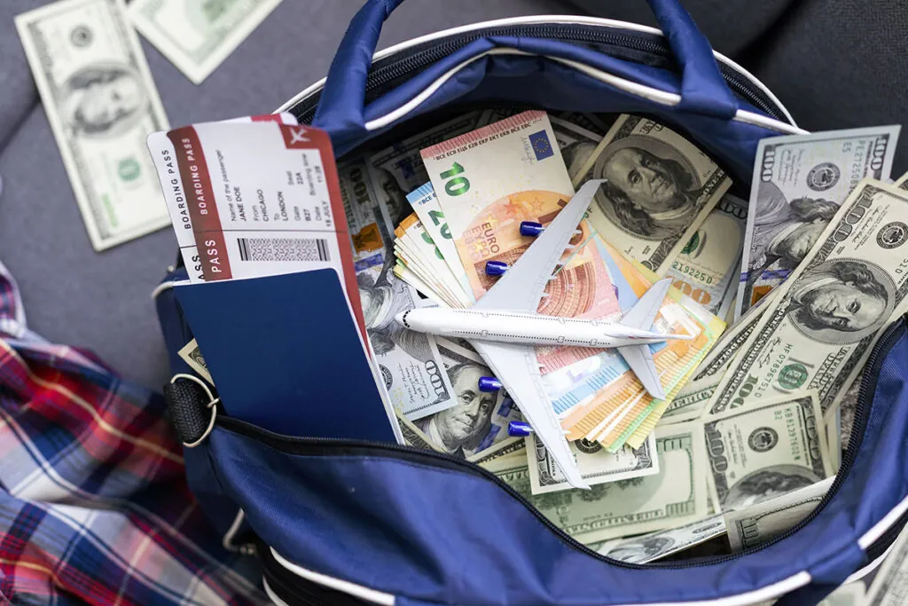 how to travel with cash feature